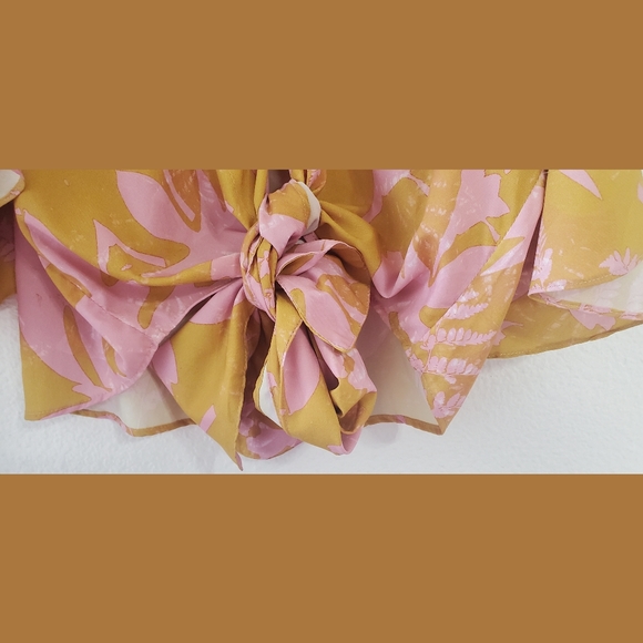 Eugenia Fernandez Ruffle Tie Front Print Top - Picture 5 of 6